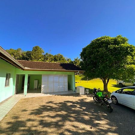 Casa Ampla Ha 8 Minutos Do Centro Villa โปเมโรเจ ภายนอก รูปภาพ